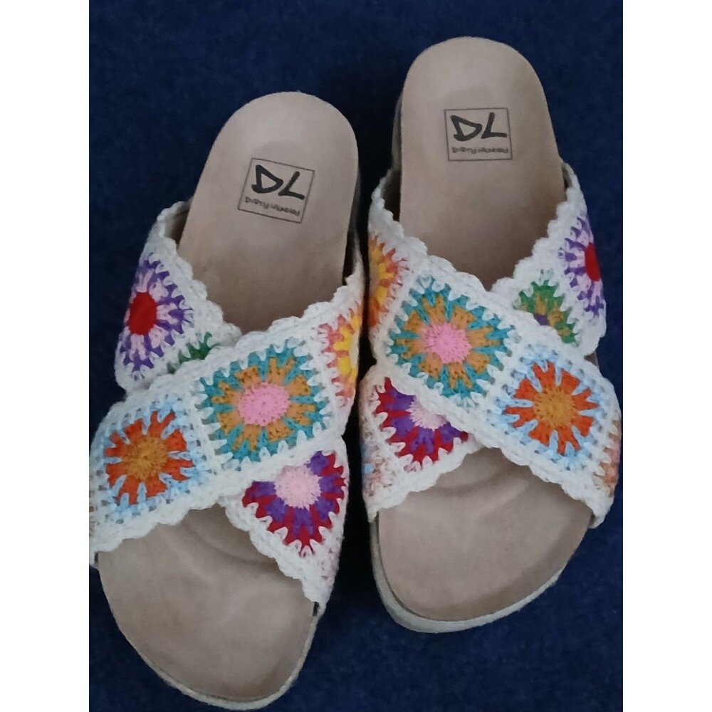 Dirty Laundry white floral crochet boho style sandals NWOB 7.5